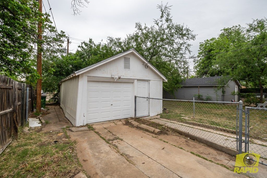 Image 26 of property listing at 314 N Adams Ave, San Angelo, TX 76901