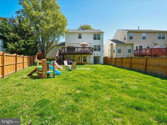8 LAKESIDE DR, Stafford, VA 22554