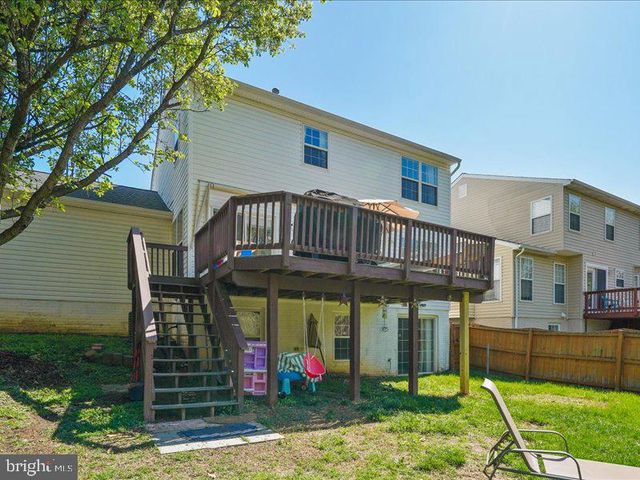 8 LAKESIDE DR, Stafford, VA 22554
