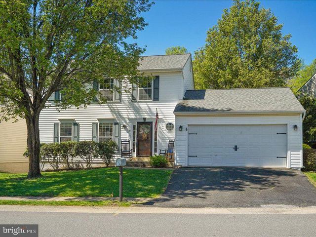 8 LAKESIDE DR, Stafford, VA 22554