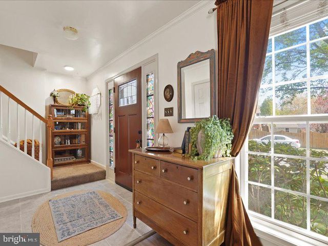 8 LAKESIDE DR, Stafford, VA 22554