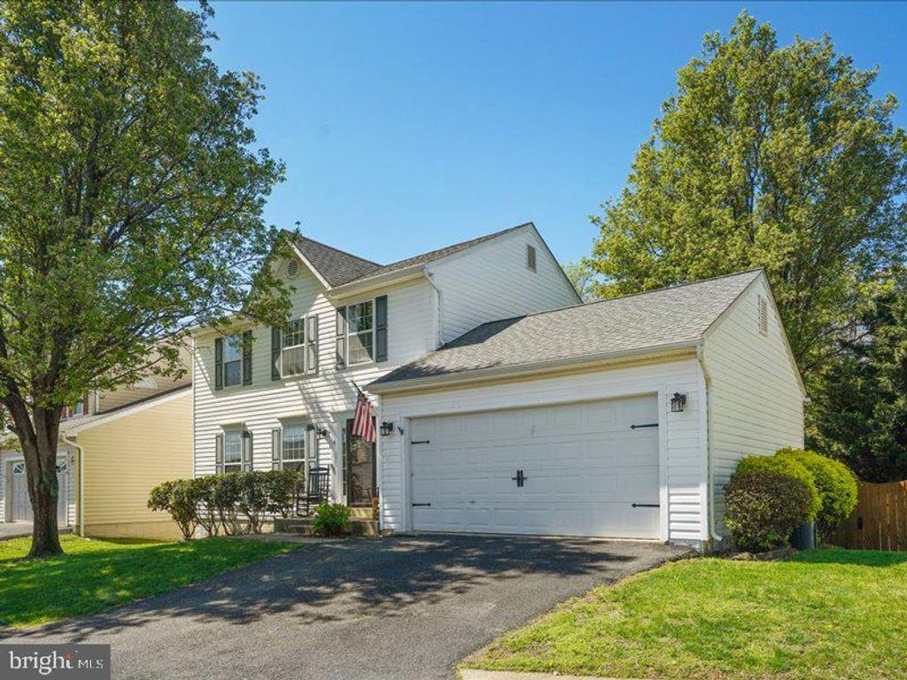 8 LAKESIDE DR, Stafford, VA 22554