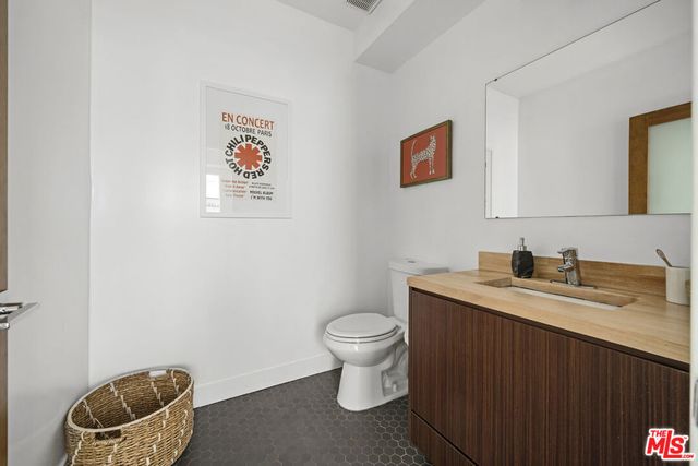 2230 Glendale Boulevard, Los Angeles, CA 90039