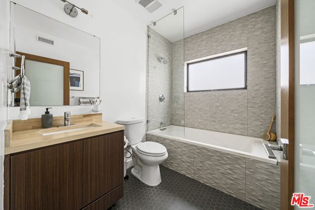 2230 Glendale Boulevard, Los Angeles, CA 90039