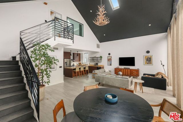 2230 Glendale Boulevard, Los Angeles, CA 90039