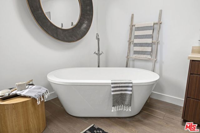 2230 Glendale Boulevard, Los Angeles, CA 90039