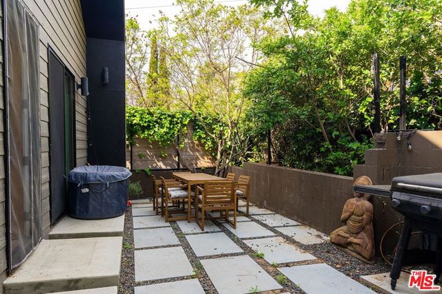 2230 Glendale Boulevard, Los Angeles, CA 90039