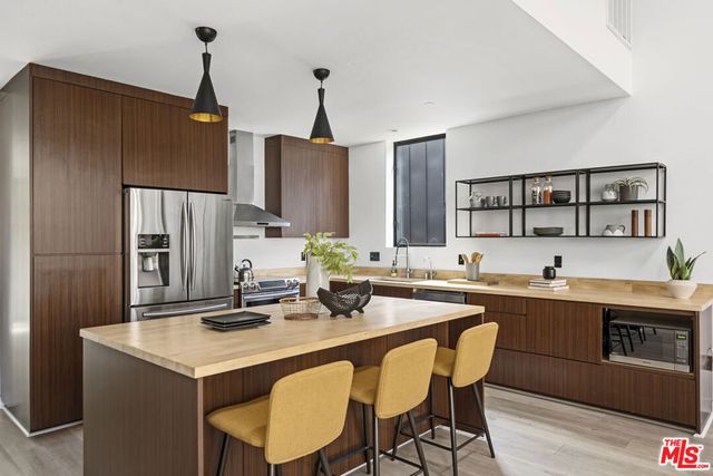 2230 Glendale Boulevard, Los Angeles, CA 90039