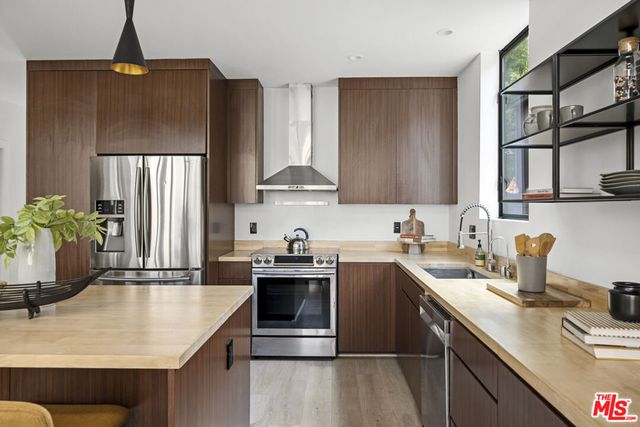 2230 Glendale Boulevard, Los Angeles, CA 90039