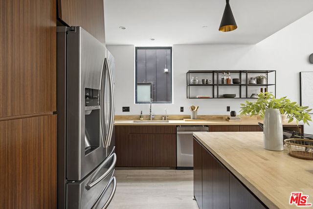 2230 Glendale Boulevard, Los Angeles, CA 90039