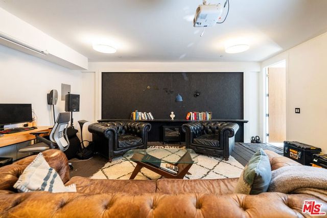 2230 Glendale Boulevard, Los Angeles, CA 90039