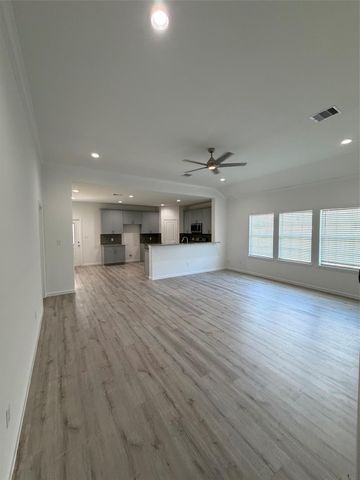 304 Carlos Leal Drive, Dayton, TX 77535