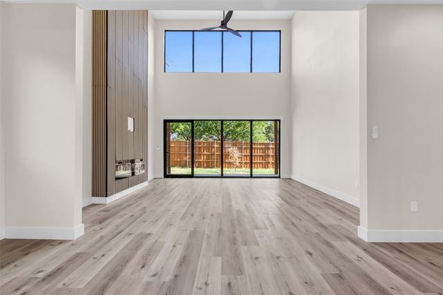 300 Cresthill Drive, Mesquite, TX 75149