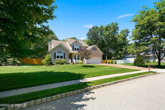 5 Country Woods Lane, Pine Beach, NJ 08741