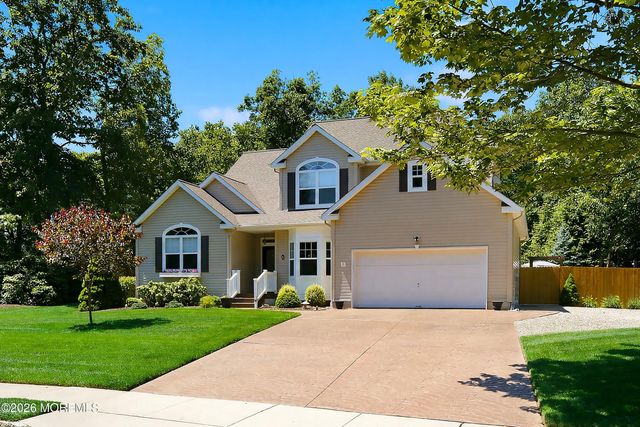 5 Country Woods Lane, Pine Beach, NJ 08741