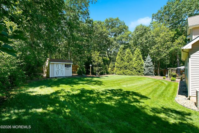5 Country Woods Lane, Pine Beach, NJ 08741