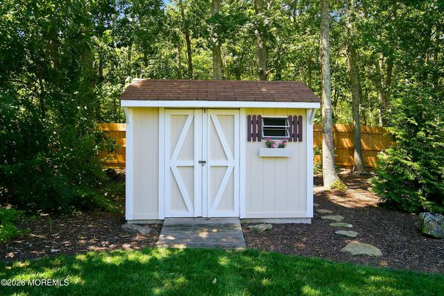 5 Country Woods Lane, Pine Beach, NJ 08741