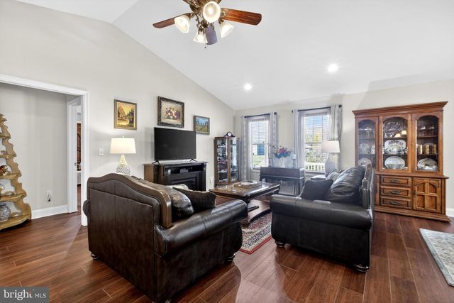 35 PLATINUM DR, Dover, DE 19901
