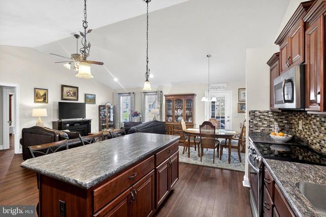35 PLATINUM DR, Dover, DE 19901
