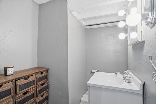 2009 Blake Boulevard SE, Cedar Rapids, IA 52403