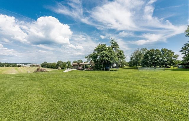 1705 Hunt Ln, Pleasant View, TN 37146