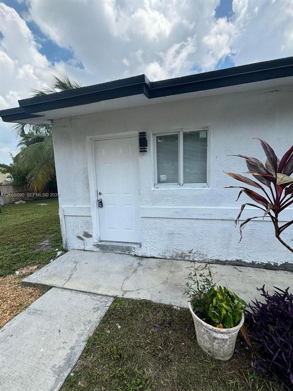 4145 SW 19th Street, West Park, FL 33023