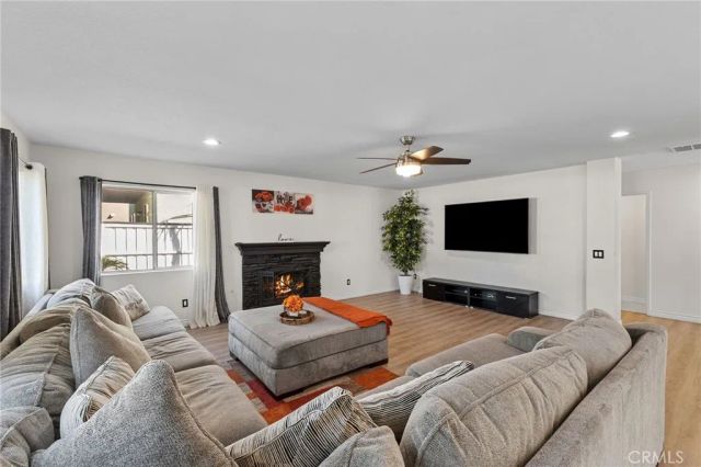1143 Belridge Place, Corona, CA 92881