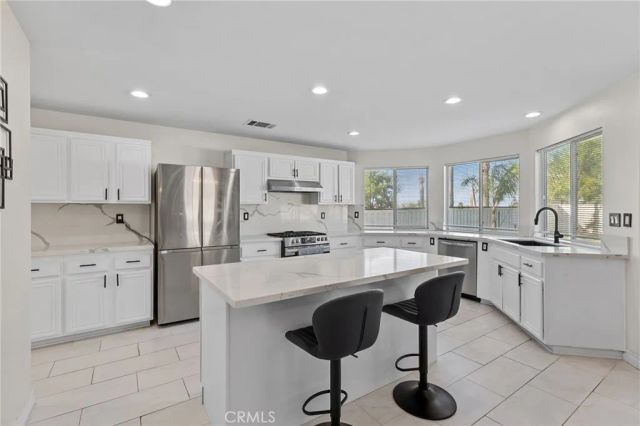 1143 Belridge Place, Corona, CA 92881