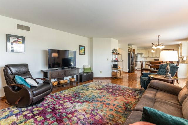 8431 Woodcreek Drive, Florence, KY 41042