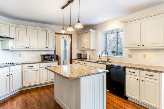 8431 Woodcreek Drive, Florence, KY 41042