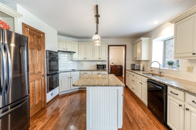 8431 Woodcreek Drive, Florence, KY 41042