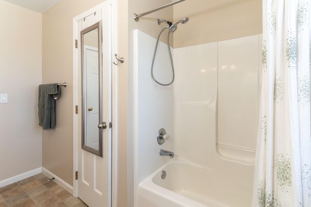 8431 Woodcreek Drive, Florence, KY 41042