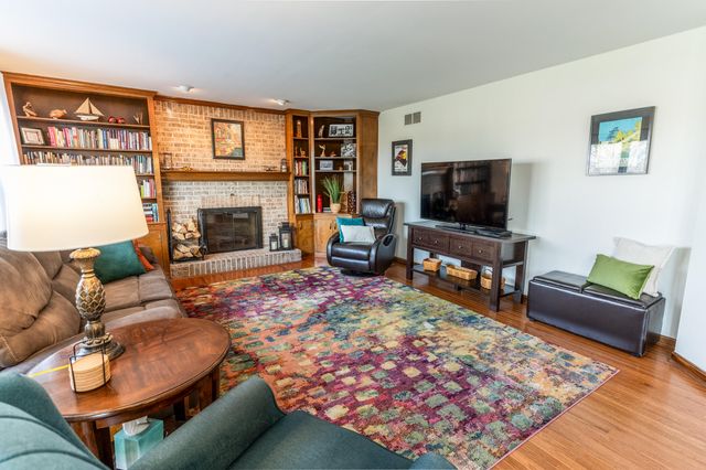 8431 Woodcreek Drive, Florence, KY 41042