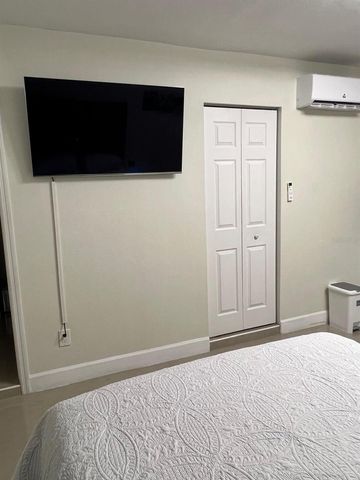 1707 MARVY AVENUE, Tampa, FL 33612