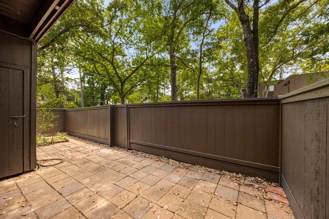 241 Litchfield Lane, Houston, TX 77024