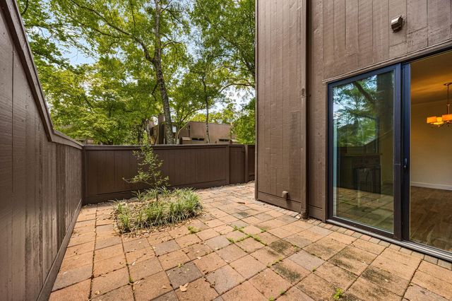241 Litchfield Lane, Houston, TX 77024