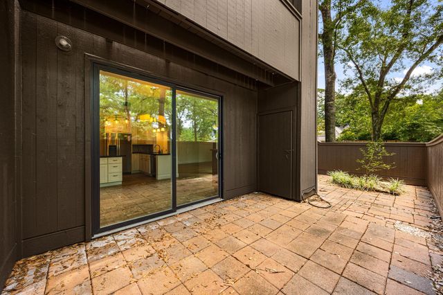 241 Litchfield Lane, Houston, TX 77024