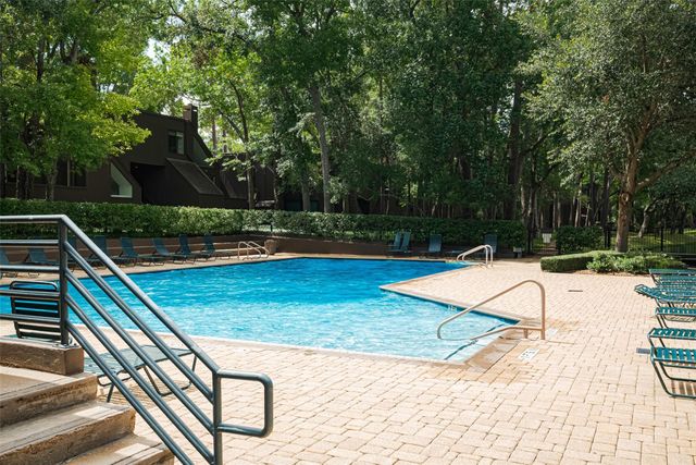 241 Litchfield Lane, Houston, TX 77024