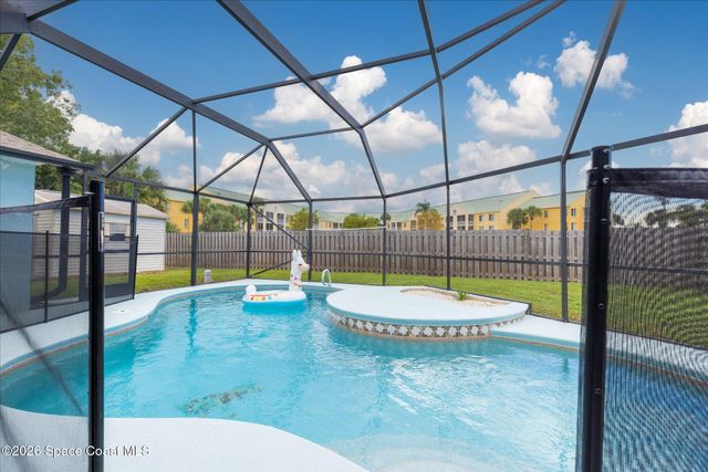 233 Cinnamon Lake Circle, Melbourne, FL 32901