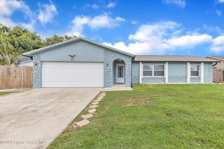 233 Cinnamon Lake Circle, Melbourne, FL 32901