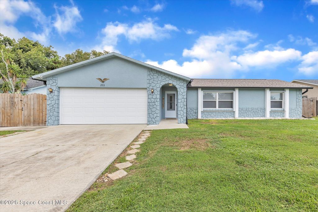 233 Cinnamon Lake Circle, Melbourne, FL 32901