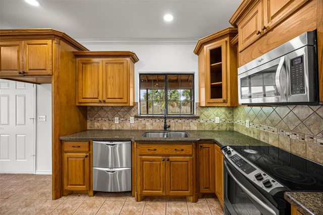 311 Pine Forest Drive, Crosby, TX 77532