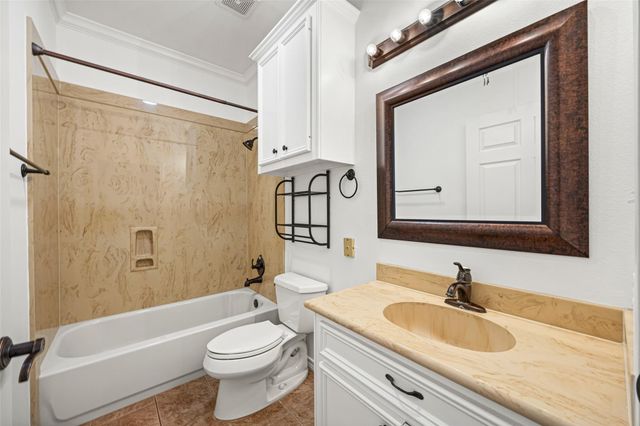 311 Pine Forest Drive, Crosby, TX 77532