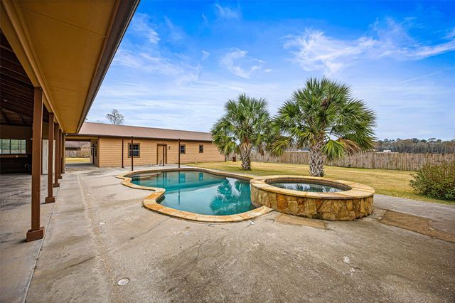 311 Pine Forest Drive, Crosby, TX 77532