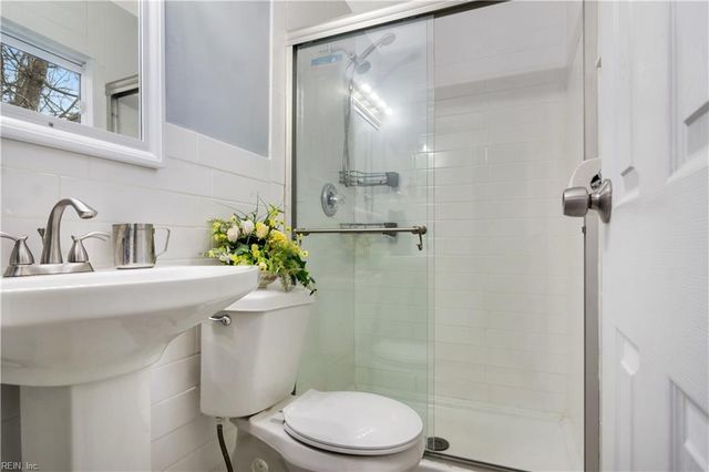 877 Lacon DR, Newport News, VA 23608