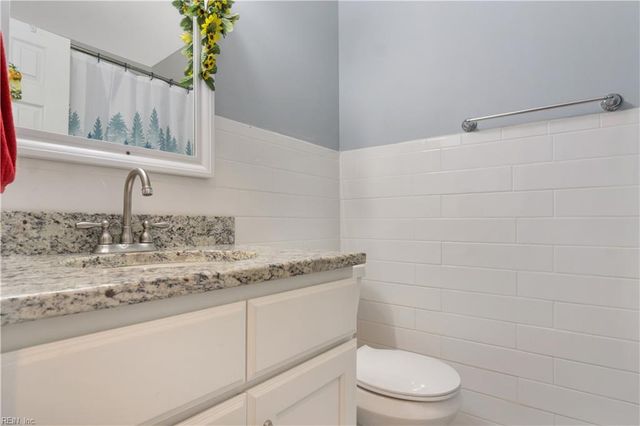 877 Lacon DR, Newport News, VA 23608