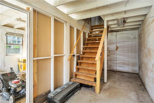 877 Lacon DR, Newport News, VA 23608