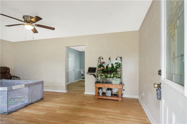 877 Lacon DR, Newport News, VA 23608