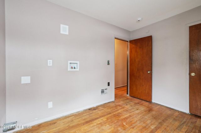 42 Parkview Drive, Hazlet, NJ 07730