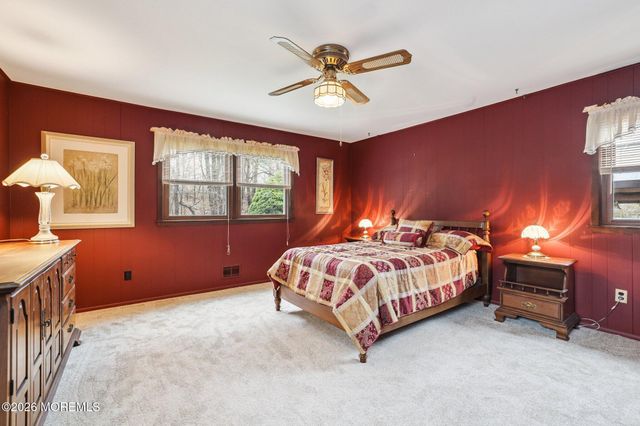 42 Parkview Drive, Hazlet, NJ 07730